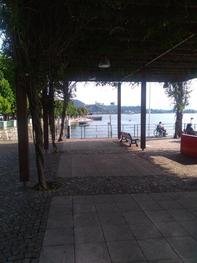Piccola Perla sul Lago Maggiore Arona Esterno foto