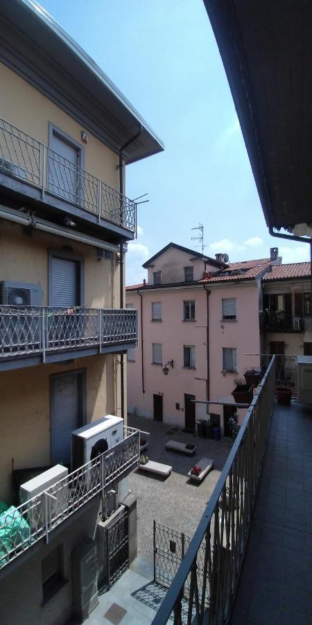 Piccola Perla sul Lago Maggiore Arona Esterno foto